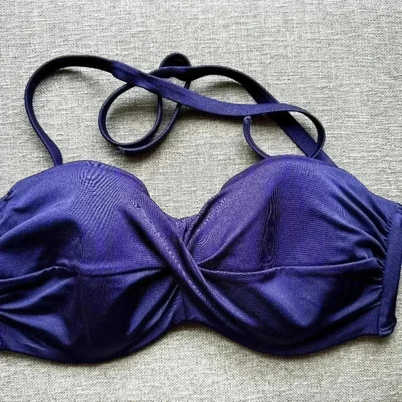 Victorias Secret Twist Push-Up Bikini Top - Picture 2 of 5